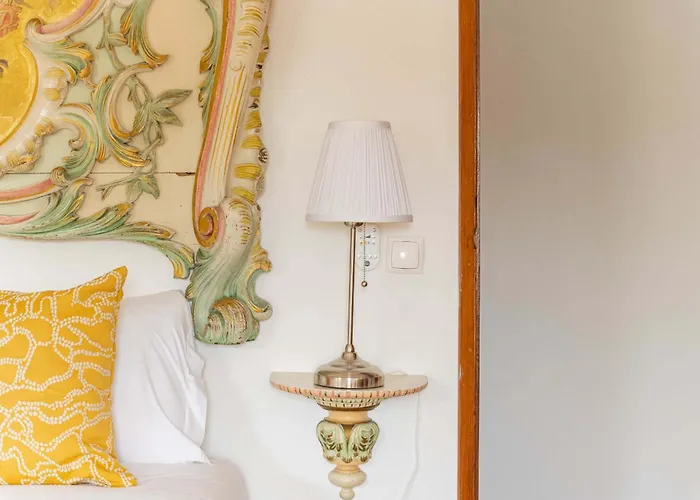 Charming Classic-rustic Retreat In Historic