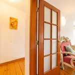 Apartamento Charming Classic-rustic Retreat In Historic Lisboa