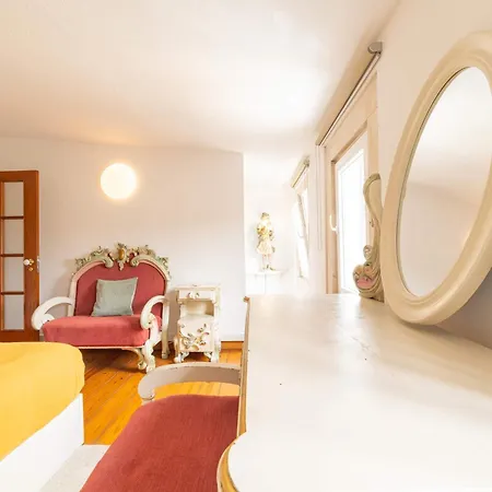 Charming Classic-rustic Retreat In Historic Appartamento Lisbona