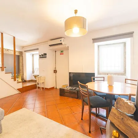 Charming Classic-rustic Retreat In Historic Appartement